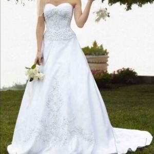 David’s Bridal wedding gown